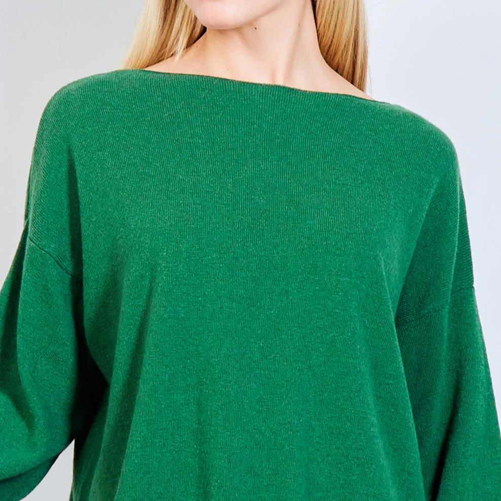 Basic boat neck sweater in solid color wholesale