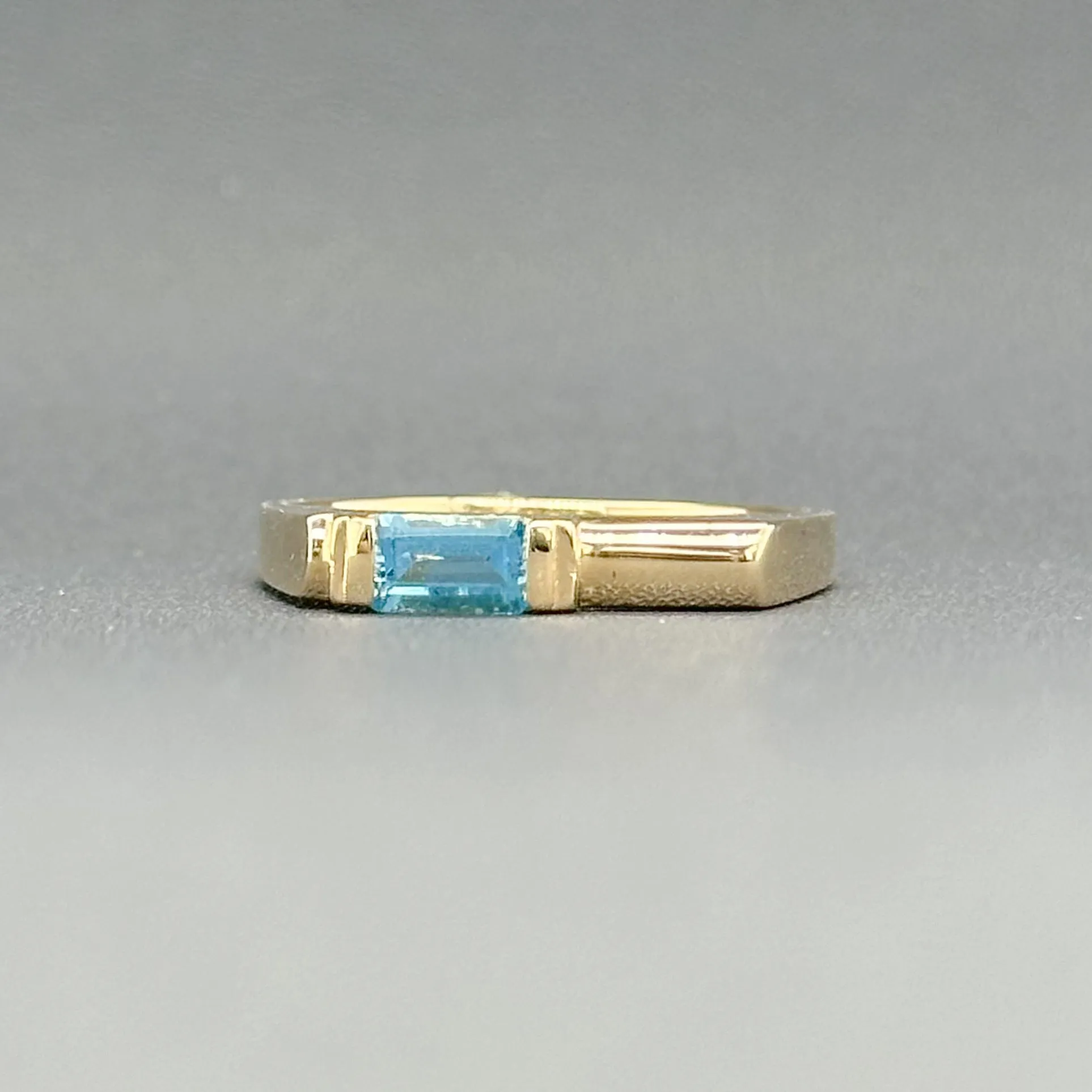 Estate 14K Y Gold 0.34ct Blue Topaz Ring