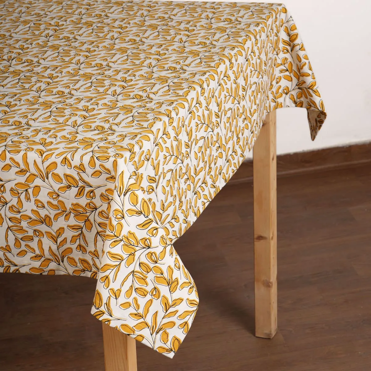 MODERN RETRO – Mustard yellow cotton table cloth with leaf print