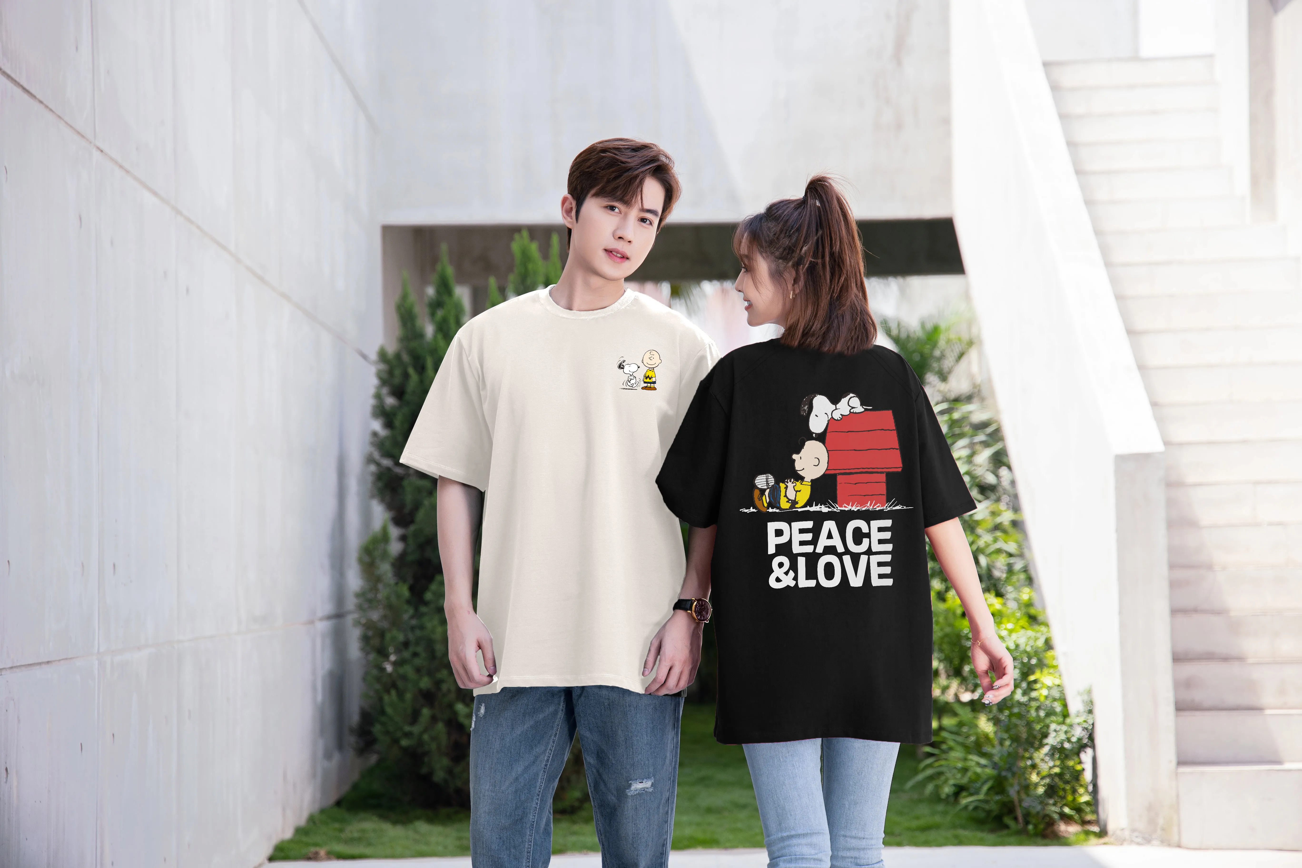 “Snoopy，PEACE&LOVE” Drop-Shoulder Oversized Tee - 2036