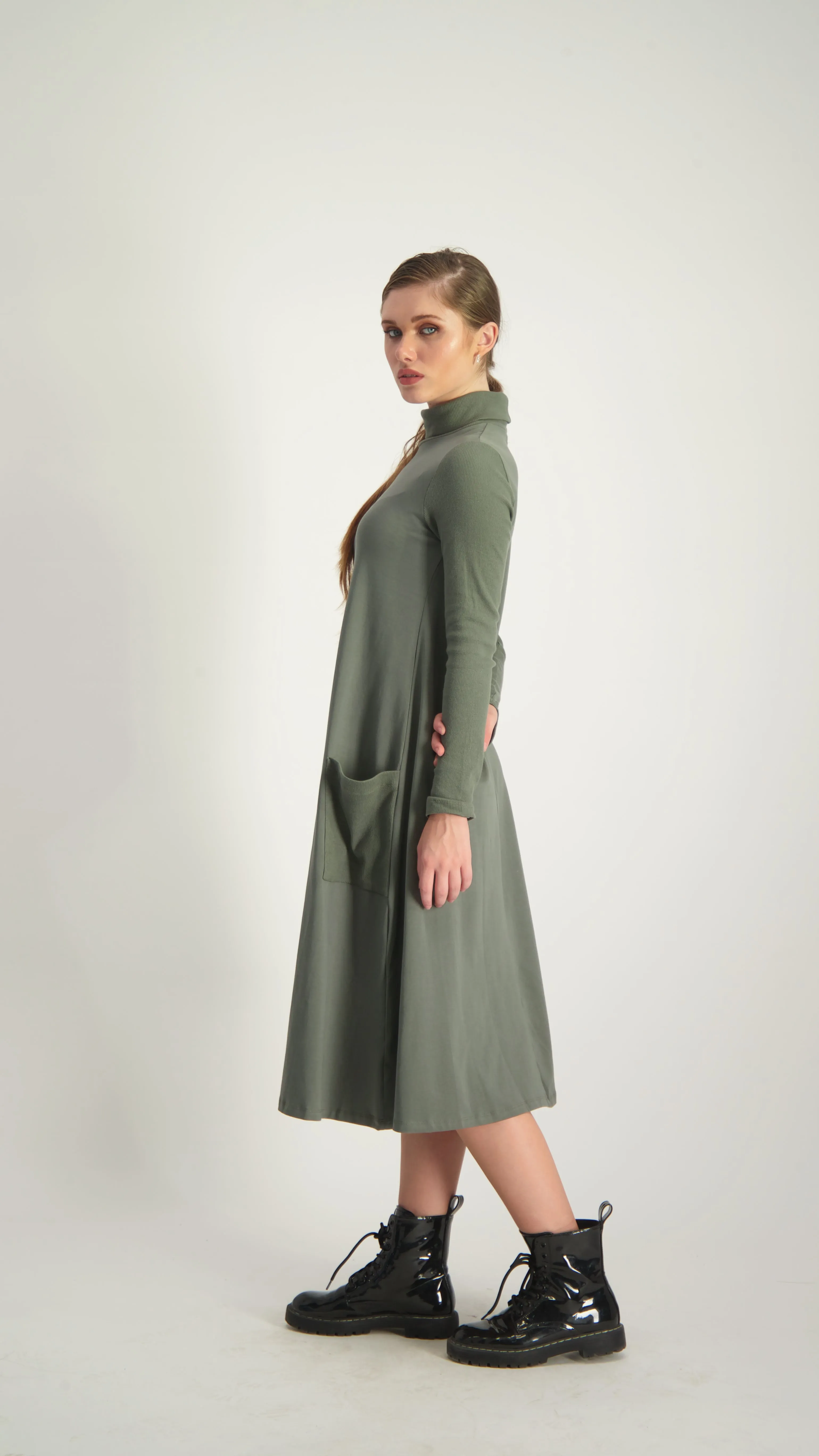 Turtleneck Pocket Dress / Olive