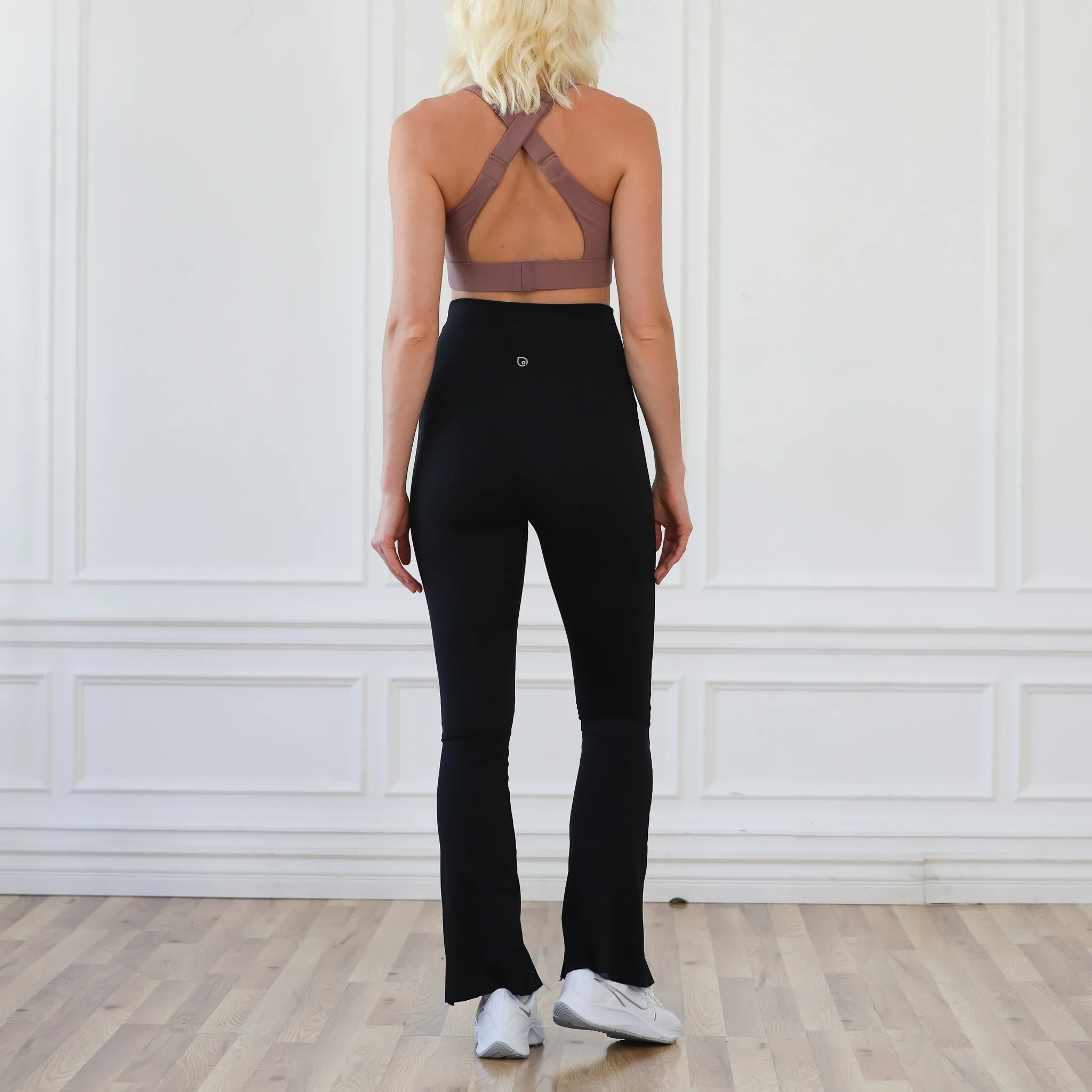 Ultra High-Waist Flare Legging W/ Pockets 28'' (Noir)